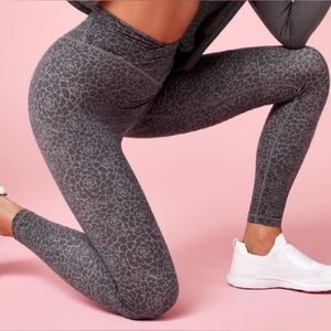 Buffbunny Eden grey succulent cactus print leggings, Size L